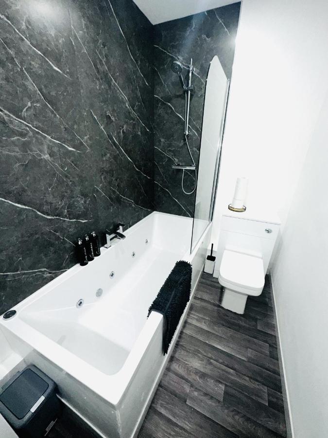 New Osborne Luxury Hottub And Jacuzzi Suites Blackpool Rom bilde